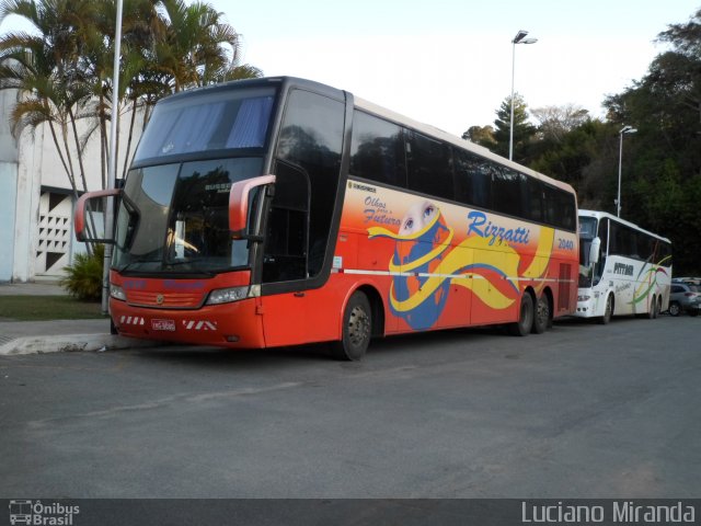 Rizzatti Turismo 2040 na cidade de Viçosa, Minas Gerais, Brasil, por Luciano Miranda. Número da foto: #2772213.