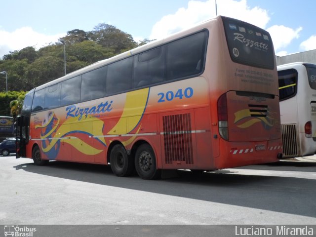 Rizzatti Turismo 2040 na cidade de Viçosa, Minas Gerais, Brasil, por Luciano Miranda. Número da foto: #2772214.