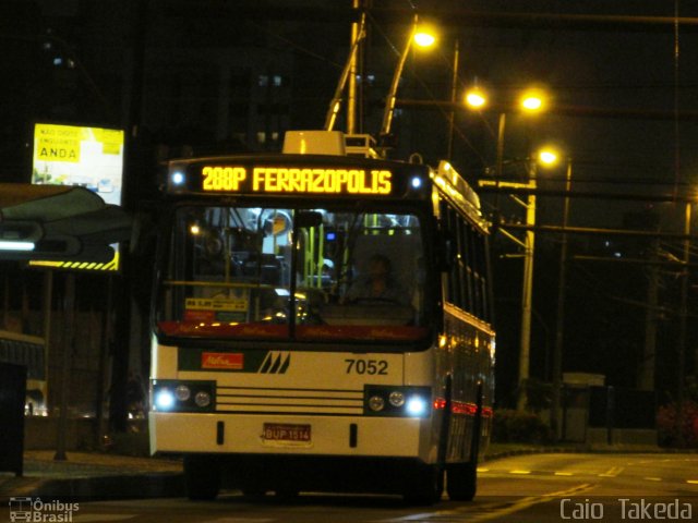 Metra - Sistema Metropolitano de Transporte 7052 na cidade de São Bernardo do Campo, São Paulo, Brasil, por Caio  Takeda. Número da foto: #2780871.