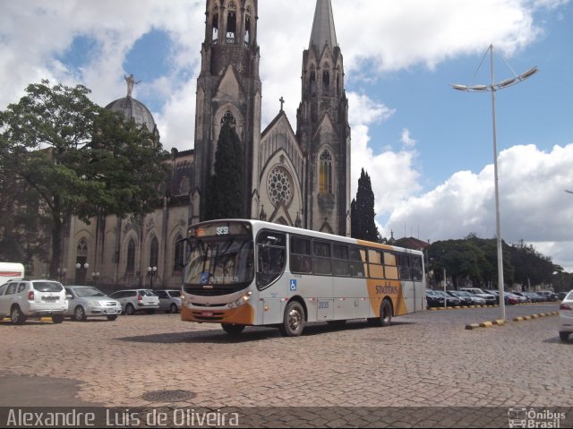 Stadtbus Botucatu 2035 na cidade de Botucatu, São Paulo, Brasil, por Alexandre  Luis de Oliveira. Número da foto: #2788029.