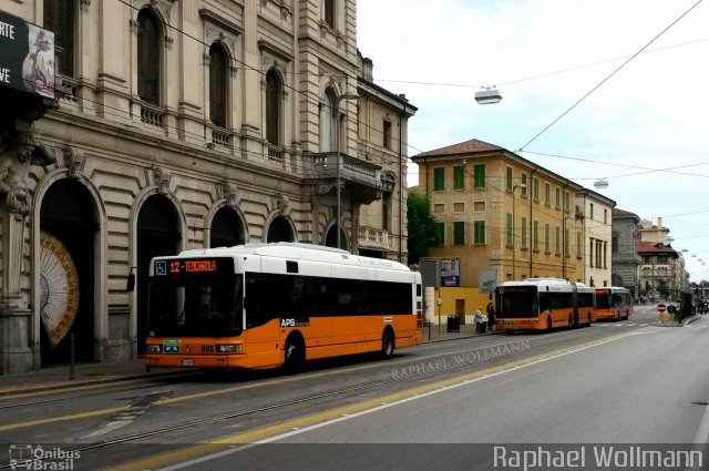 Ônibus da Itália 882 na cidade de , por Raphael Wollmann. ID da foto: 2790807.