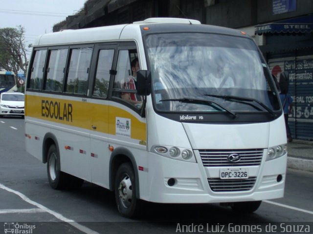 Escolares 3226 na cidade de Juiz de Fora, Minas Gerais, Brasil, por André Luiz Gomes de Souza. Número da foto: #2795930.