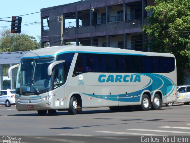 Viação Garcia 7936 na cidade de Foz do Iguaçu, Paraná, Brasil, por Carlos Kircheim. Número da foto: #2797657.