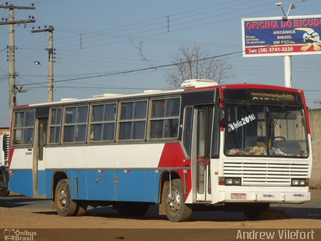 Ônibus Particulares 6304 na cidade de Pirapora, Minas Gerais, Brasil, por Andrew Campos. Número da foto: #2797866.