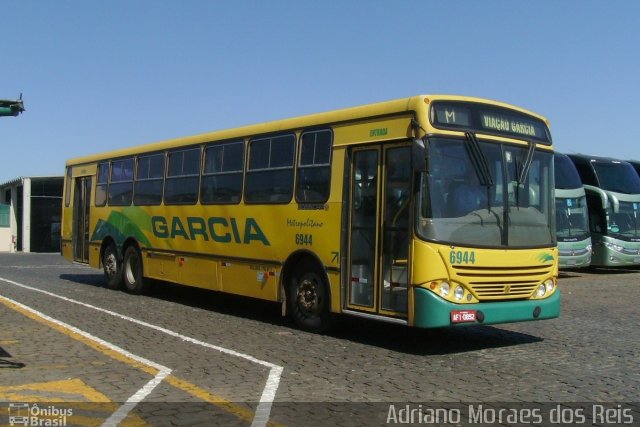 Viação Garcia 6944 na cidade de Londrina, Paraná, Brasil, por Adriano Moraes dos Reis. ID da foto: 2799029.