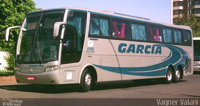 Viação Garcia 6988 na cidade de Foz do Iguaçu, Paraná, Brasil, por Vagner Valani. Número da foto: #2801083.