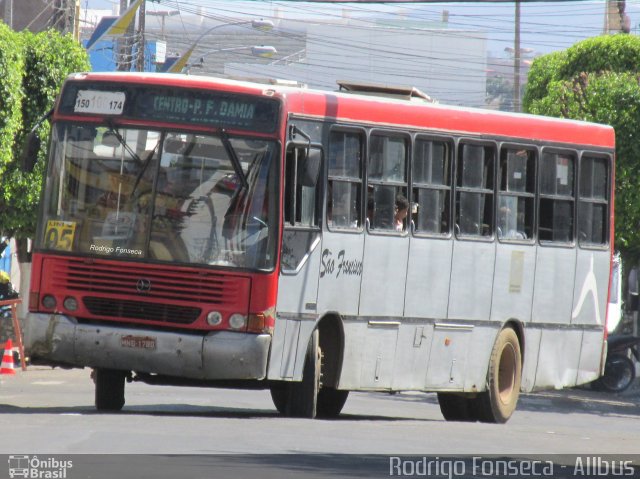 Viação São Francisco 174 na cidade de Juazeiro do Norte, Ceará, Brasil, por Rodrigo Fonseca. Número da foto: #2808582.