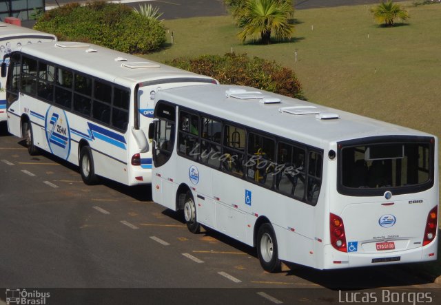Grupo Zema 3000 na cidade de Araxá, Minas Gerais, Brasil, por Lucas Borges . Número da foto: #2752355.