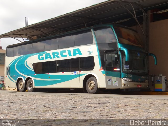 Viação Garcia 7184 na cidade de Curitiba, Paraná, Brasil, por Cleber Luiz Pereira. Número da foto: #2753628.