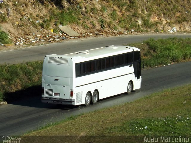 Ônibus Particulares 7704 na cidade de Belo Horizonte, Minas Gerais, Brasil, por Adão Raimundo Marcelino. ID da foto: 2758415.